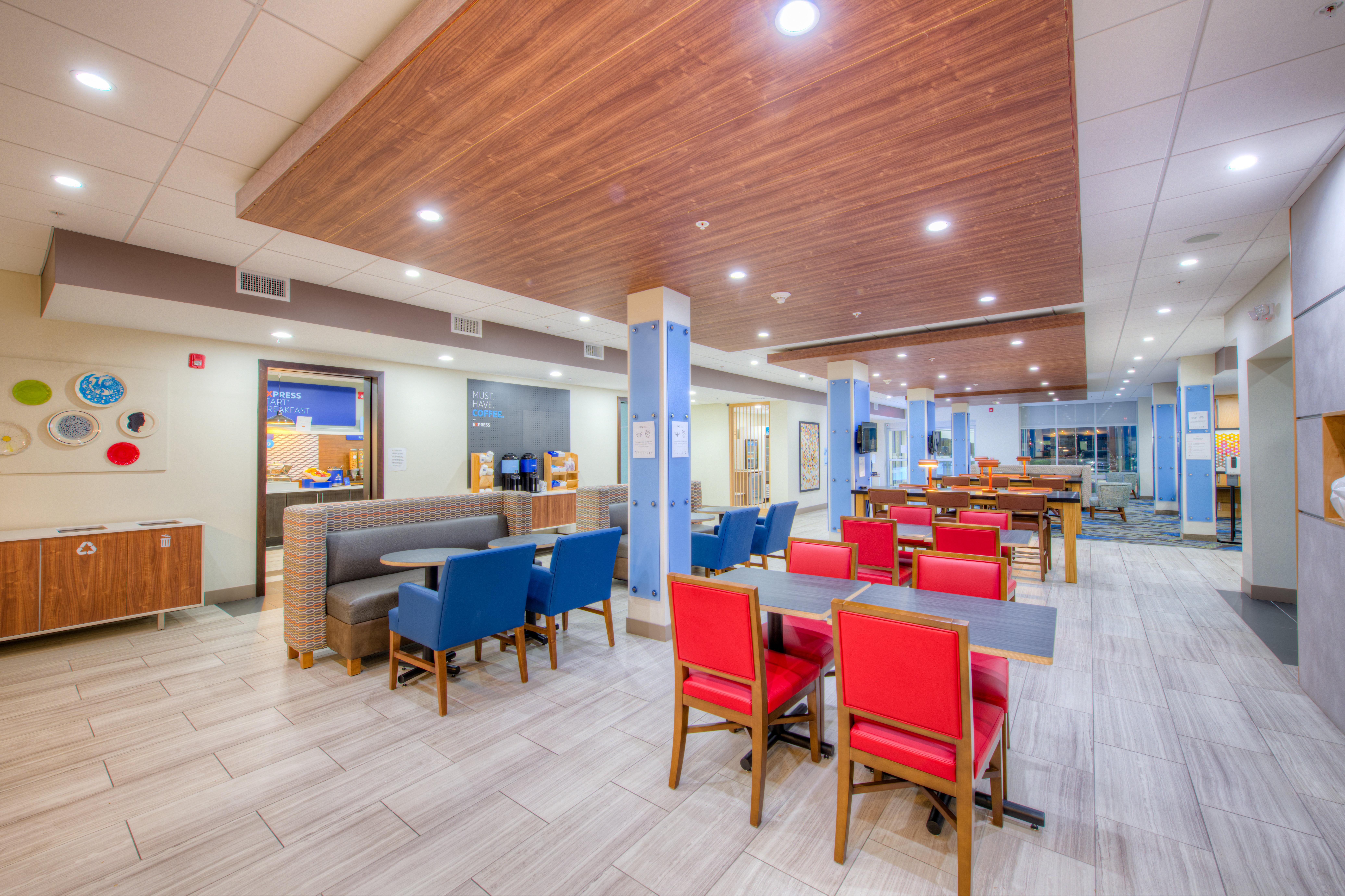 Holiday Inn Express & Suites - Remington By Ihg Buitenkant foto