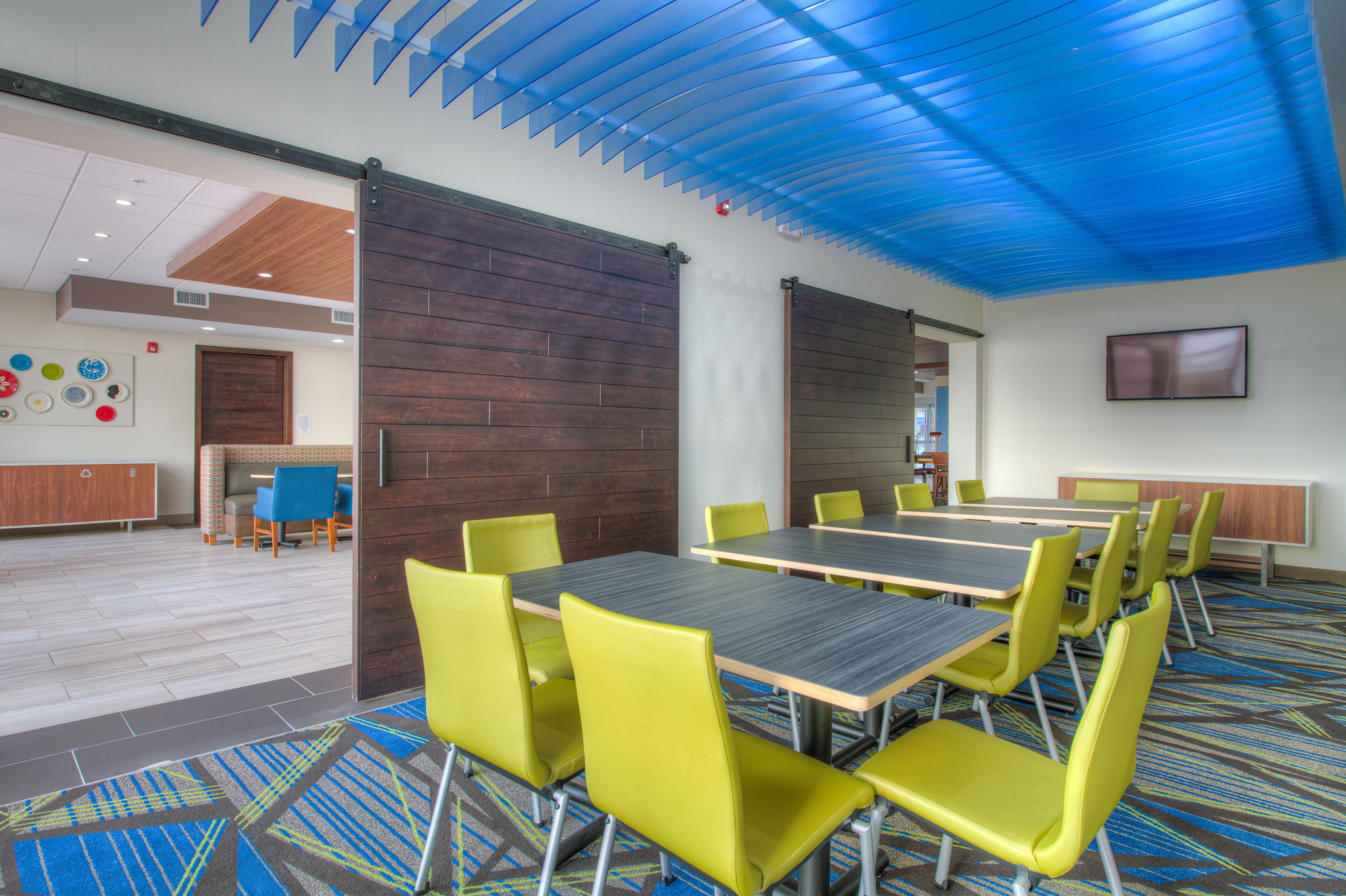 Holiday Inn Express & Suites - Remington By Ihg Buitenkant foto