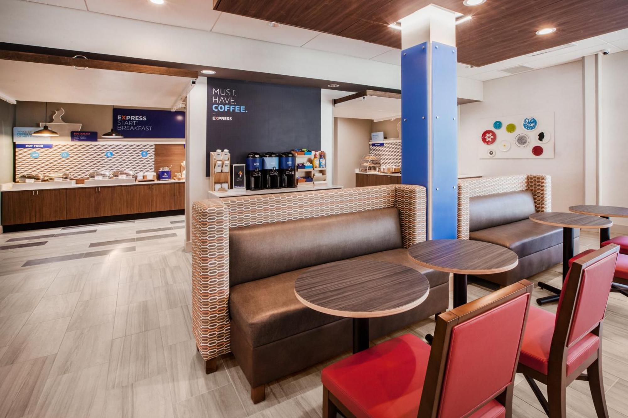 Holiday Inn Express & Suites - Remington By Ihg Buitenkant foto