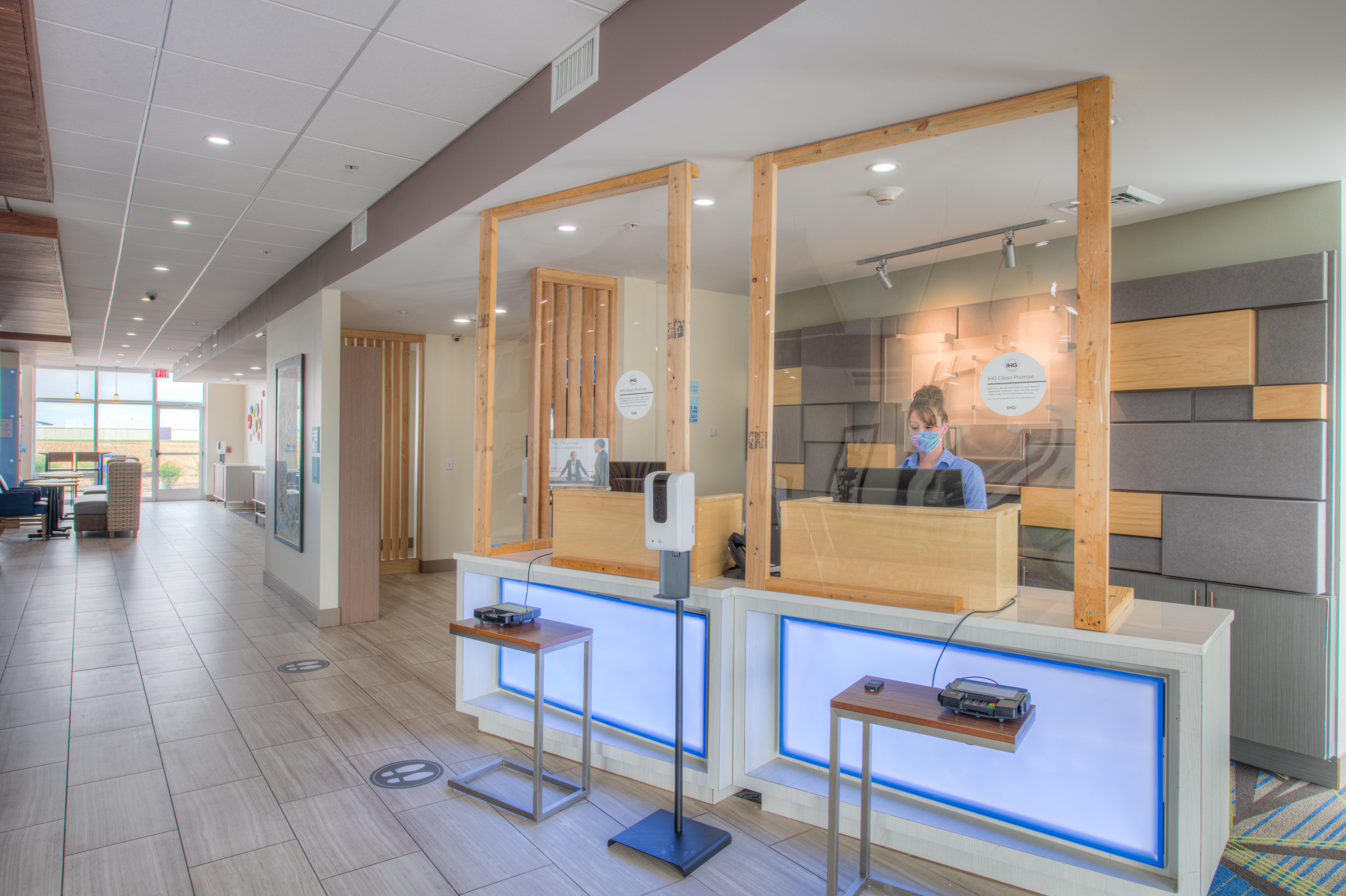 Holiday Inn Express & Suites - Remington By Ihg Buitenkant foto